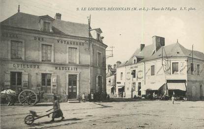 / CPA FRANCE 49 "Le Louroux Beconnais, place de l'église"