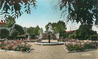 / CPSM FRANCE 47 "Marmande, le jardin public, monument aux morts"