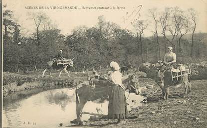 / CPA FRANCE 14 "Scène de la vie Normande, servantes rentrant à la ferme"