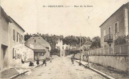 / CPA FRANCE 39 "Orchamps, rue de la gare"