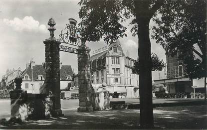 / CPSM FRANCE 39 "Dole, place Grevy, entrée du cours Saint Mauris"