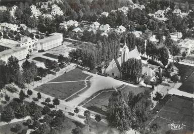 / CPSM FRANCE 39 "Tavaux Cités, l'église Sainte Anne, et le groupe social"