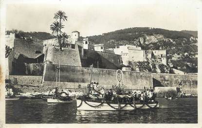 / CPSM FRANCE 06 "Villefranche sur Mer, barques fleuries devant la citadelle"