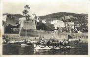 06 Alpe Maritime / CPSM FRANCE 06 "Villefranche sur Mer, barques fleuries devant la citadelle"