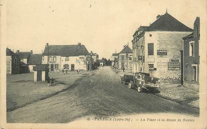 / CPA FRANCE 44 "Pannecé, la place et la route de Nantes"