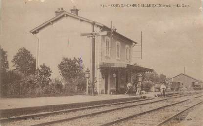 / CPA FRANCE 58 "Corvol L'Orgueilleux, la gare"