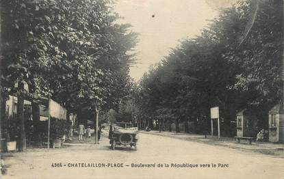 / CPA FRANCE 17 "Chatelaillon plage, boulevard de la République vers le parc"