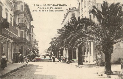 / CPA FRANCE 83 "Saint Raphaël, Allée des palmiers, Bld Félix Martin"
