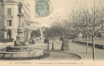 / CPA FRANCE 83 "Saint Raphaël, la fontaine Saignole et le bld Félix Martin"