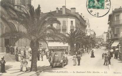 / CPA FRANCE 83 "Saint Raphaël, le boulevard Félix Martin"