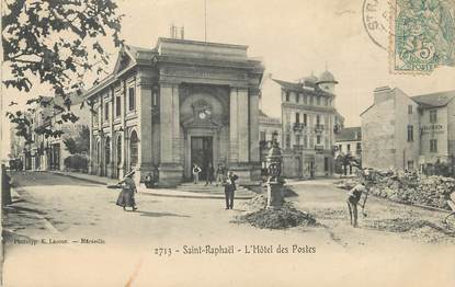 / CPA FRANCE 83 "Saint Raphaël, l'hôtel des postes"