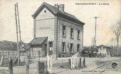 / CPA FRANCE 80 "Gézaincourt, la gare"