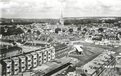 / CPSM FRANCE 80 "Abbeville, la gare routière"