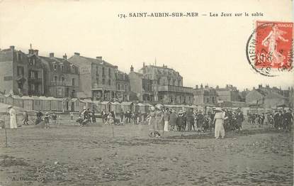 / CPA FRANCE 14 "Saint Aubin sur Mer, les jeux sur le sable"