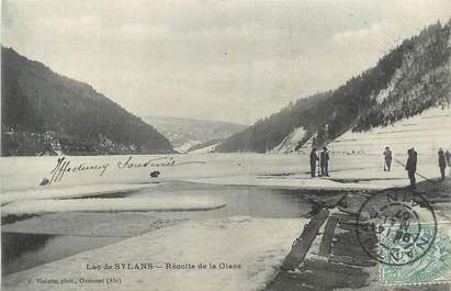 CPA FRANCE 01 " Sylans, lac , récolte de la glace "