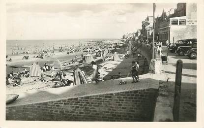 / CPSM FRANCE 14 "Saint Aubin sur Mer, la plage vu du Castel"