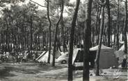 33 Gironde / CPSM FRANCE 33 "Soulac sur Mer, la camping dans la forêt"