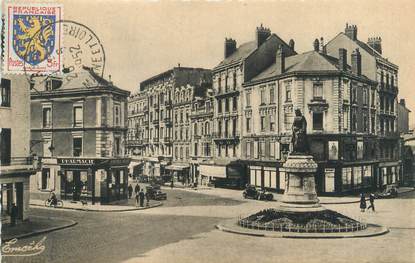 / CPA FRANCE 49 "Angers, statue de Marguerite d'Anjou"