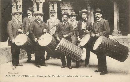 / CPA FRANCE 13  "Aix en Provence, groupe de Tambourinaire de provence"