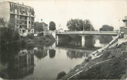 CPSM FRANCE 92 "Issy Les Moulineaux, pont de Billancourt"