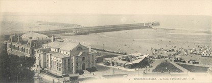 CPA PANORAMIQUE FRANCE 62 "Boulogne sur Mer, le casino, la plage et les jetées"