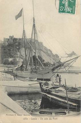 / CPA FRANCE 13 "Cassis, un coin du port" / BATEAU