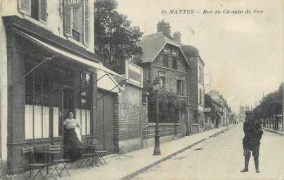 CPA FRANCE 78 "Mantes, rue du chemin de fer"