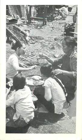 CPA PANORAMIQUE CHINE / HONG KONG "Marchand de poissons"