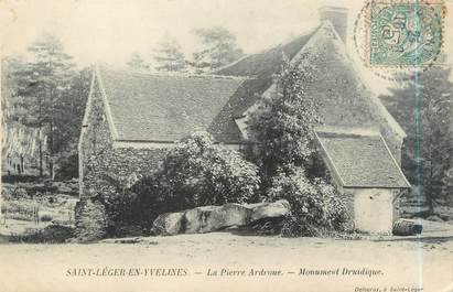 CPA FRANCE 78 "Saint Léger en Yvelines, la Pierre Ardroue, monument Druidique"