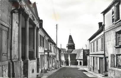 CPSM FRANCE 60 "Songeons, rue du Maréchal de Bouflers"