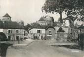 46 Lot CPSM FRANCE 46 "Saint Sozy, la place et le château"