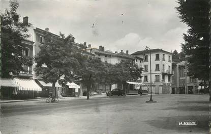 / CPSM FRANCE 07 "Lamastre, place Seignobos"