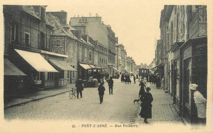 CPA FRANCE 29 "Pont l'Abbé, rue Voltaire"