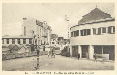 CPA FRANCE 29 "Douarnenez, carrefour des sables blancs et les hôtels"