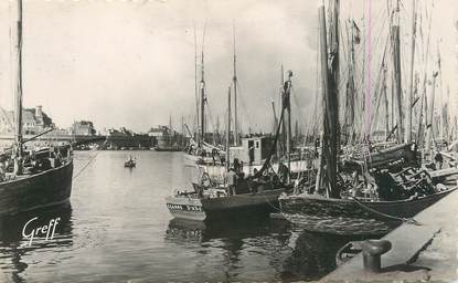 CPSM FRANCE 29 "Concarneau, le port et la ville Close"