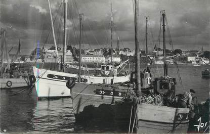 CPSM FRANCE 29 "Douarnenez, vue générale prise du port de Tréboul"