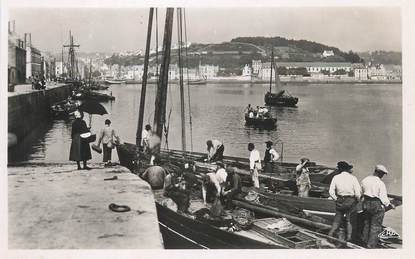 CPSM FRANCE 29 "Audierne, les quais" / BATEAU