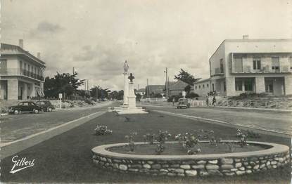 CPSM FRANCE 33 "Montalivet Les Bains, le rond point et l'avenue"