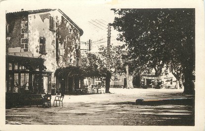 / CPA FRANCE 26 "Buis les Baronnies, place du Quinconce et ses platanes centenaires"