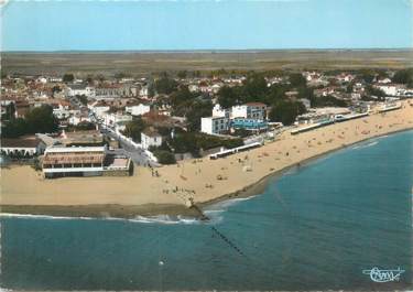 CPSM FRANCE 85 "La Tranche sur Mer, le casino et la plage"