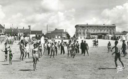 CPSM FRANCE 85 "Saint Jean de Monts, la plage "