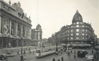 CPSM FRANCE 59 "Lille, place du théâtre" / TRAMWAY