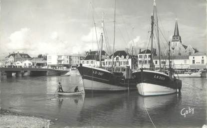 CPSM FRANCE 85 "Saint Gilles sur Vie, le port" / BATEAU