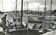 CPSM FRANCE 85 "Saint Gilles Croix de Vie, le port, arrivée d'un sardinier" / PECHE