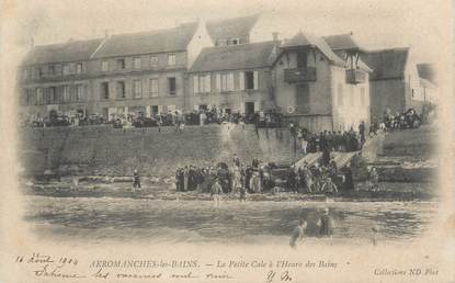 CPA FRANCE 14 "Arromanches Les Bains, la petite Cale à l'heure des bains"