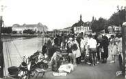 14 Calvado CPSM FRANCE 14 "Trouville Deauville, la vente du poisson sur les quais" / SOLEX