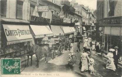 CPA FRANCE 14 "Trouville, la rue des Bains"