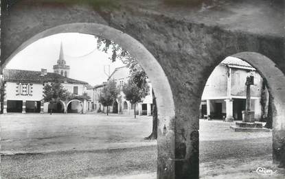 CPSM FRANCE 40 "Saint Justin, place des Tilleuls"