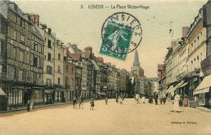 CPA FRANCE 14 "Lisieux, la place Victor Hugo"