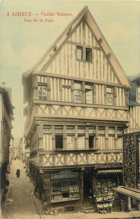 CPA FRANCE 14 "Lisieux, vieilles maisons, rue de la Paix"